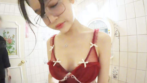 迷妹推荐--騷氣黑絲眼鏡娘_大長腿女上位搖到受不了