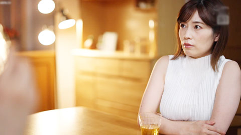 欲求不满的巨乳人妻被年轻姪子抽插到高潮数次 奥田咲__002