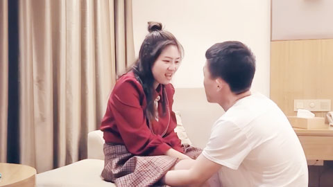 迷妹推荐--今晚连干两炮大胸反差白虎妹，温柔如水性格好激情四射