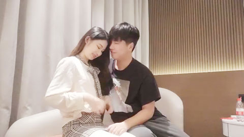 迷妹推荐--苗条妹子舌吻坐在身上摸屁股口交上位骑乘猛操