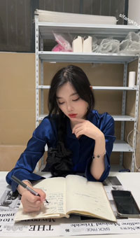 最新超级给力剧情《粗暴家长性虐杨老师》