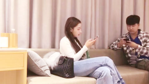 迷妹推荐--小姐姐身材极佳  脱衣更显风骚气质 直接无套上阵