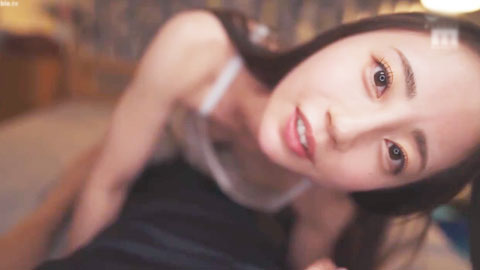 强势傲娇的小恶魔美少女天天把你骂得团团转，转头又撒娇说『最喜欢你』，搞得高潮抽搐停不下来！离结婚只差一步！？甜到虐心的同居生活 七泽米亚__002