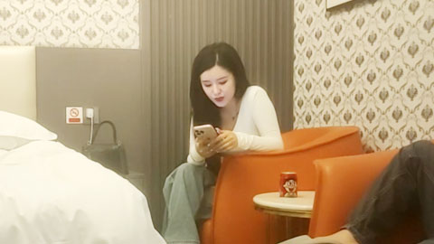 迷妹推荐--有操大姐大的感觉，超级视角拍摄，张开双腿舔逼