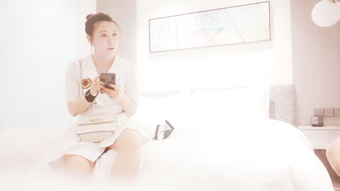 迷妹推荐--200网约丸子头美少妇，美乳长腿，黑丝情趣，观音坐莲，后入，各种姿势展示完美性爱细节