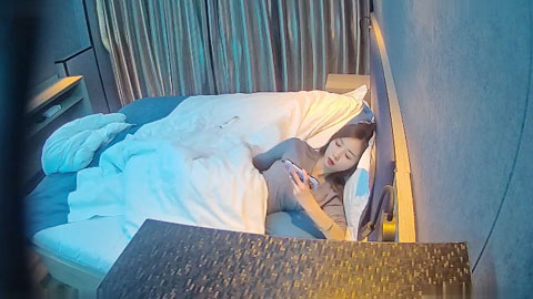 迷妹推荐--电竞房摄像头偷拍众多极品骚货出镜一月小合集