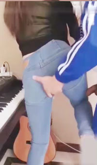 爆乳声音反差老师勾搭男学生