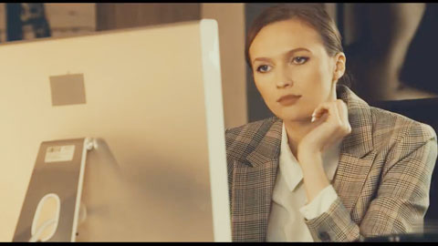 老板突袭俏秘书