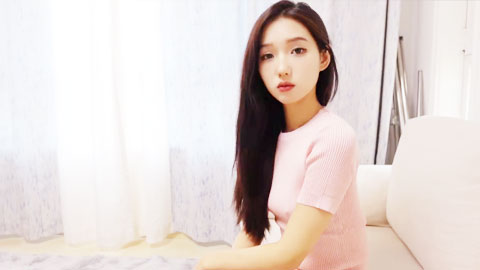 迷妹推荐--大尺度剧情 骚货后妈撞见男主打飞机 被伺机报复大力输出