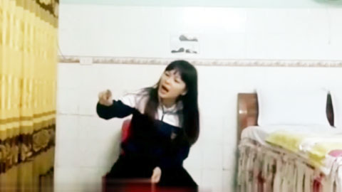 迷妹推荐--老夫老妻在家还有性爱椅，椅子床上愣是搞了50分钟。惊呆了