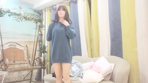 迷妹推荐--穿衣不觉得，脱衣后是大长腿身姿曼妙，白嫩淫荡，娇喘声销魂动听