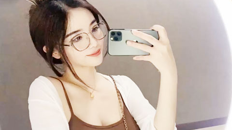 迷妹推荐--极品女神不过是有钱人的玩物~身材好柔软各种姿势都能解锁随便插急促娇喘~