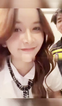 大奶女助教，真实勾引健身腹肌男学员，男学员被引导舔逼后入