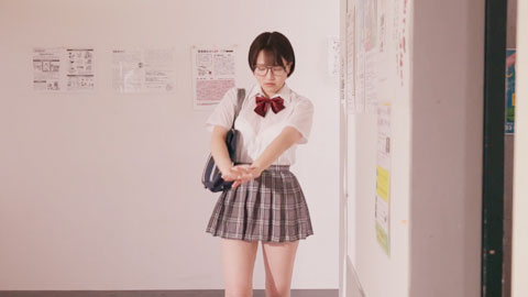 我一直很喜欢的Azu酱，平时相貌平平，其实是个隐藏巨乳的美少女，却被我讨厌的性骚扰巨乳老师搞怀孕了_001