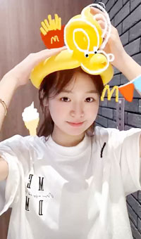 极品女神完美露脸，有时高冷有时幼态！无套内射！精液洗脸！难得一见的极品！