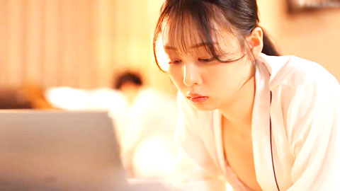 FNS_046_冷淡美巨乳女學生援交夜戰，黏人大叔一晚瘋狂輸出_時田亞美_002