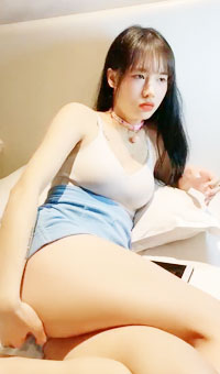 黑丝大长腿美眉 胸型完美 舔逼足交 无套输出 白虎粉穴