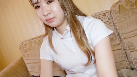 顽皮活跃的服装店员首次挑战顽皮