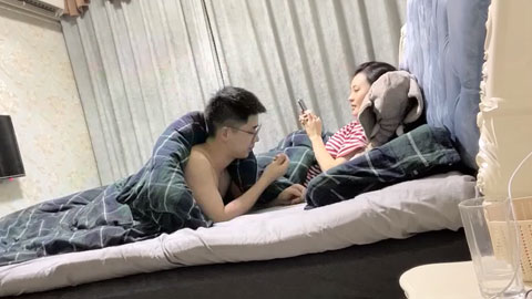 迷妹推荐--苗条的身材极品好到爆炸 极品大长腿 翘起来狠狠打炮