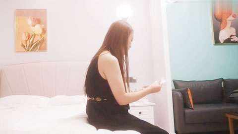 迷妹推荐--网约兼职少妇胸推有些不配合被我压在身下中出