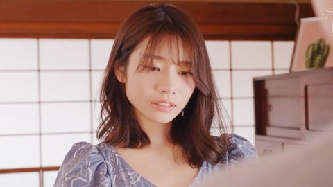 烟花大会的夜晚，一直单恋的我们，竟然复合了，互相吞噬着对方的身体，仿佛要将十多年的爱情倾泻而出。__003