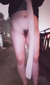 露脸骚货 野战自慰玩喷水 口爆内射被操哭__001