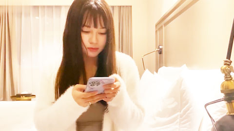 迷妹推荐--引发唇彩惹人怜爱巨乳嫩妹水流成河