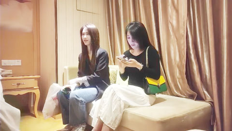 迷妹推荐--叫来两个专职卖淫鸡,留下养眼