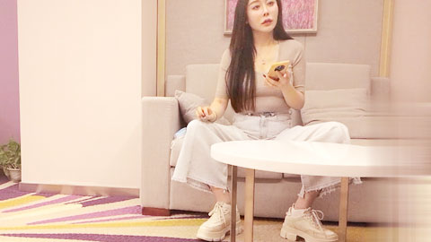 迷妹推荐--极品美乳白又大，激情交合淫荡精彩