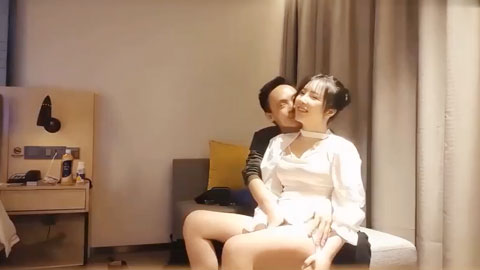 迷妹推荐--白裙御姐大奶子饱满看了就想揉捏,脱光光后肉肉丰腴性感