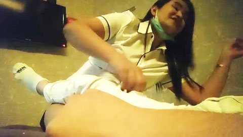 迷妹推荐--会所撩妹酒店开房去了3个足疗店才撩到的云南少数民族良家妹子