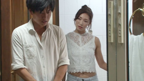 瞒着女友和女友母亲做爱-001