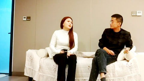 迷妹推荐--骚御姐穿着高跟鞋操逼，翘起屁股后入暴插，怼入骚穴一顿输出