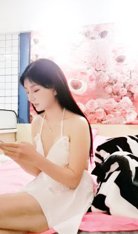 【小野猫】酒店偷拍约炮粉丝_道具自慰喷水