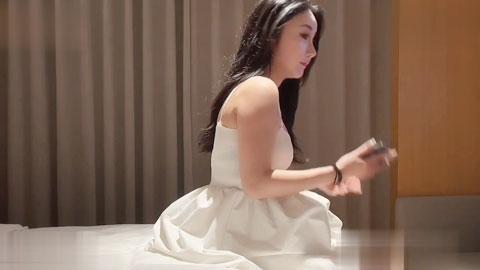 迷妹推荐--3000约啪抖音10万粉丝风骚网红_哥哥给我，我要我要