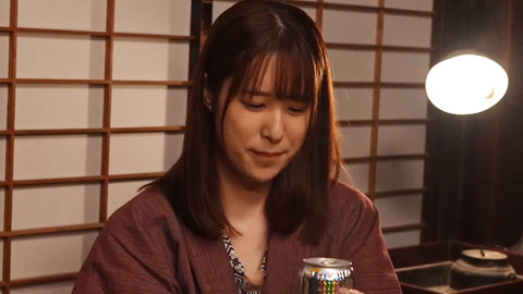 妻子和女性朋友去旅行 被陌生男人搭讪--01