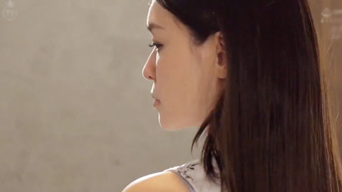 同个屋檐下的年轻流浪者与已婚妇女　橘玛丽_001