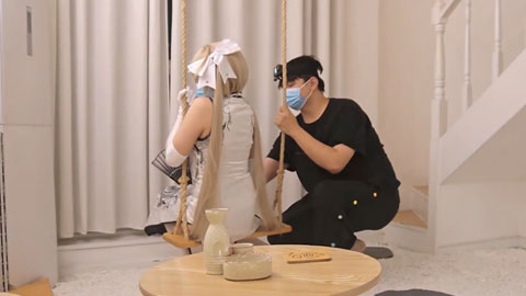 迷妹推荐--约个嫩妹玩旗袍双马尾