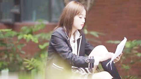 迷妹推荐--侄女被骗下海拍片叔叔亲自开苞麦小兜