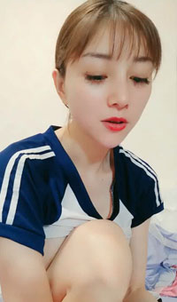 黄瓜抽插小骚逼