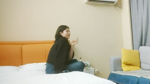 迷妹推荐--这阿姨的皮肤真的好啊。比很多小年轻的更加好。极品熟女