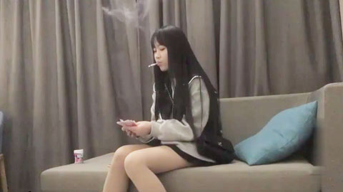 迷妹推荐--深夜再来一场黑裙妹子啪啪，口交床边抽插猛操抬腿快速抽送