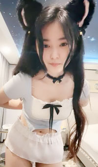 19岁无敌甜美纯情萝莉 像吴宣仪一样的甜妹 吃鸡自慰扣逼