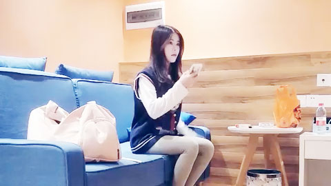 迷妹推荐--极品小仙女，清纯甜美00后小萝莉，白嫩软萌花式啪啪