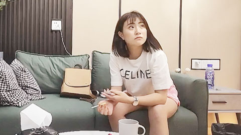 迷妹推荐--极品清纯少女，3000一炮，大圈00后女神，坚挺美乳，沙发后入，高潮迭起