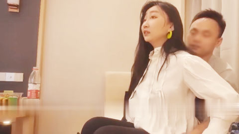 迷妹推荐--东北妞艹起来感觉就是不一样，屁股太有肉感，一插到底