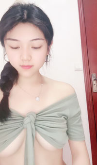 纯情美乳小学妹 ，童颜美乳，自慰爆浆高潮爽尿了