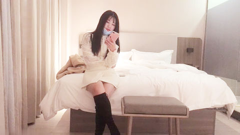 迷妹推荐--网约小姐姐酒店偷拍，后入啪啪饥渴几天了用力干，做到一半要去医院文轩表示很无语