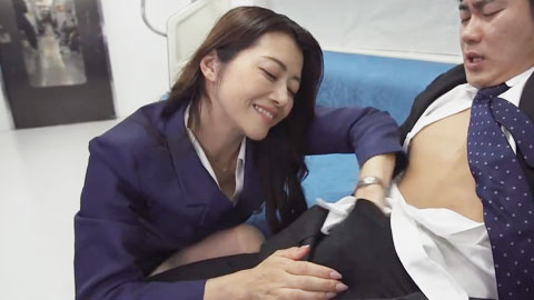 不行，还不能射...」在通勤电车上，一直在我耳边低语进行射精_001