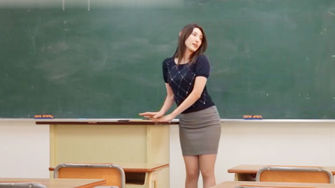 课后的教室里传来淫叫声